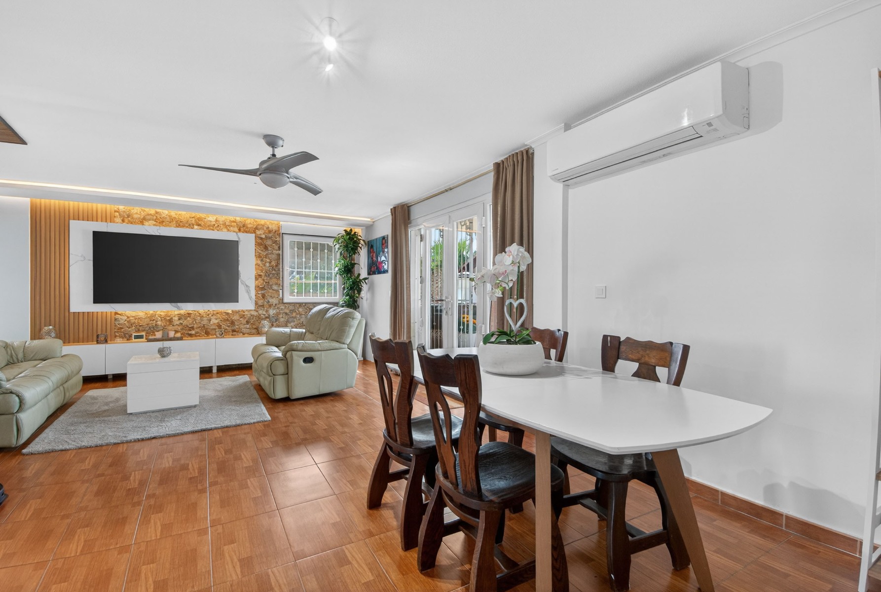 5 Bed, 3 Bath, HouseFor Sale, Crevillent, Alicante