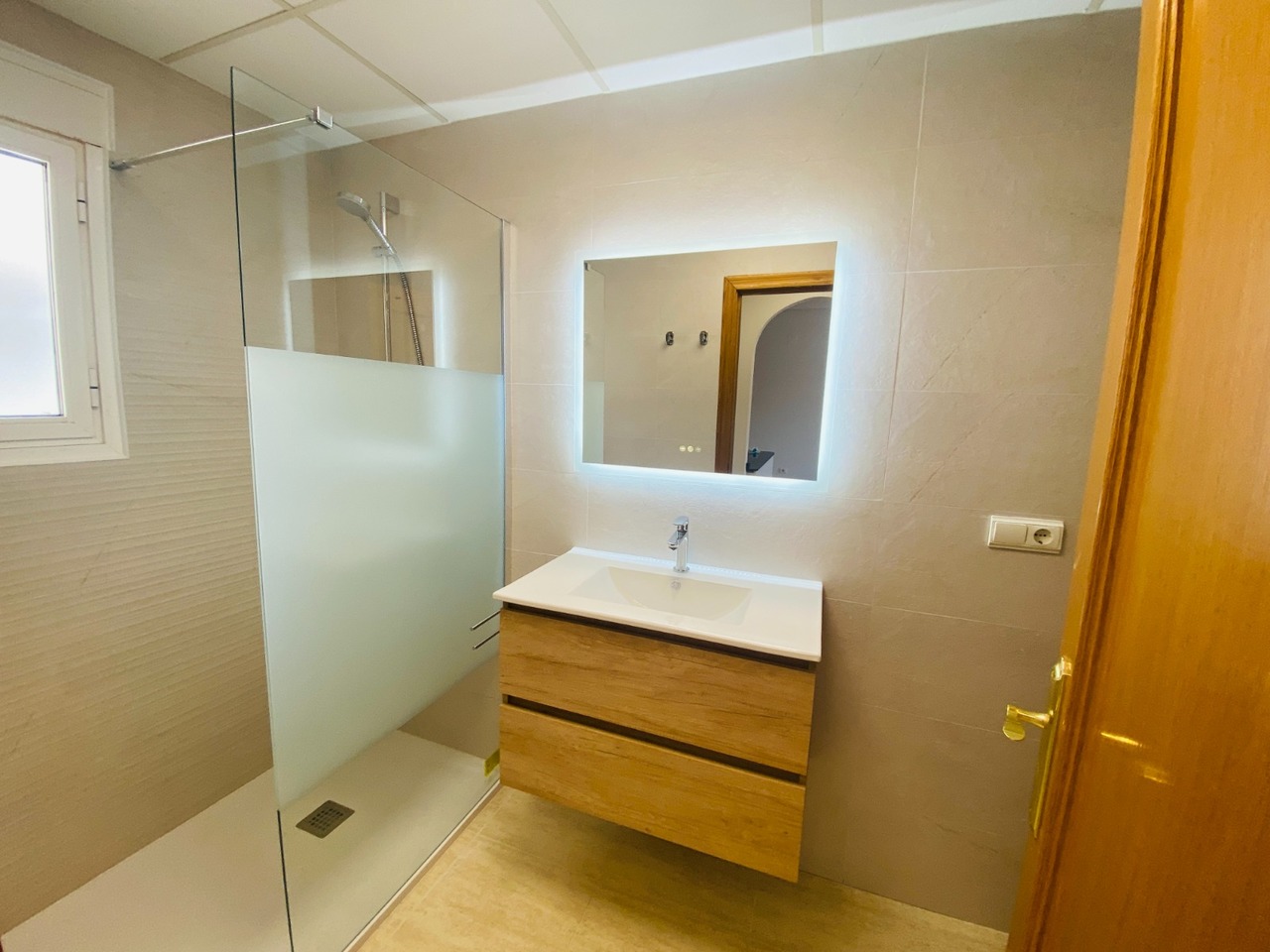 2 Bed, 1 Bath, ApartmentFor Sale, Villamartin, Alicante