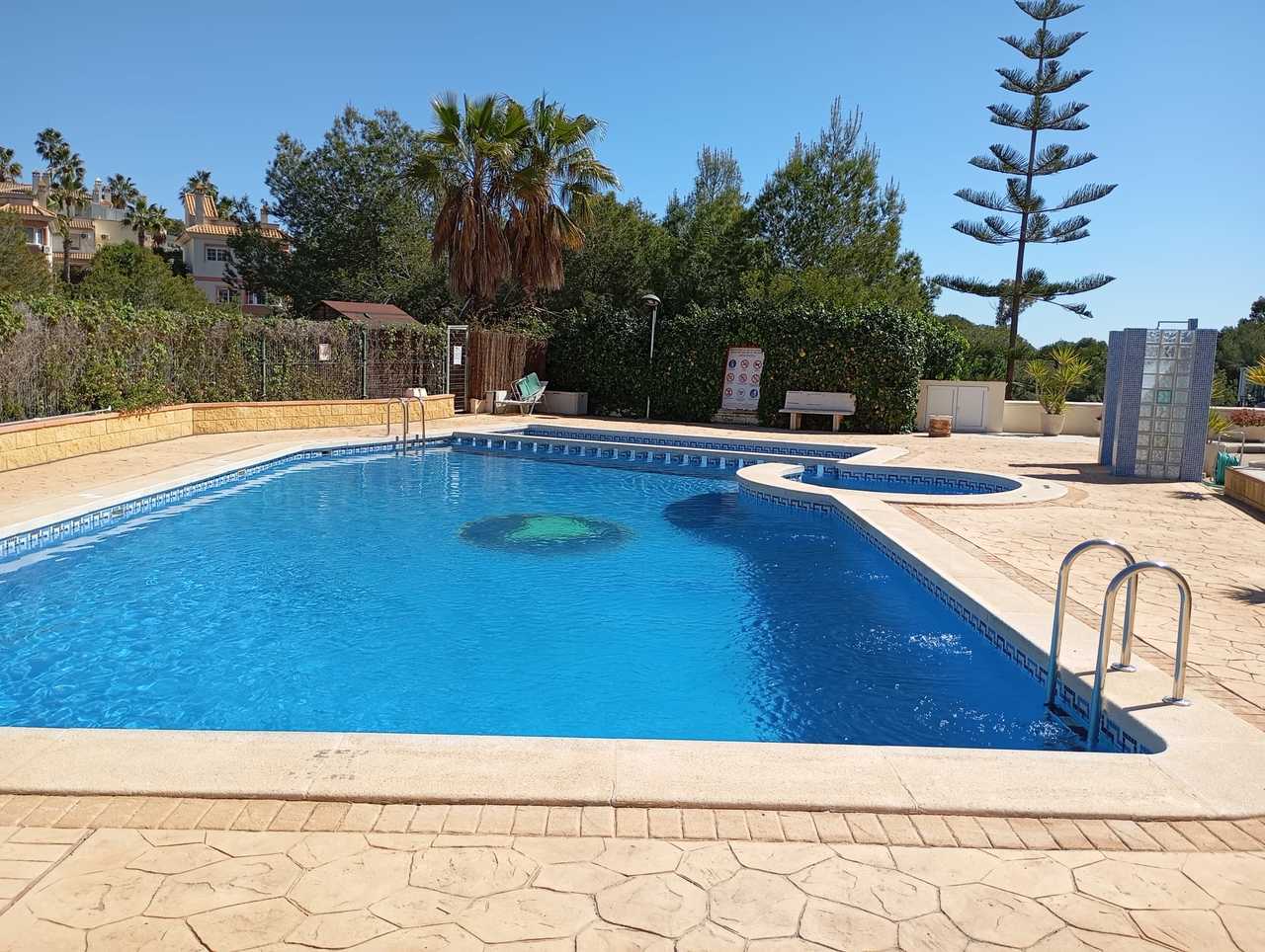 2 Bed, 1 Bath, ApartmentFor Sale, Villamartin, Alicante
