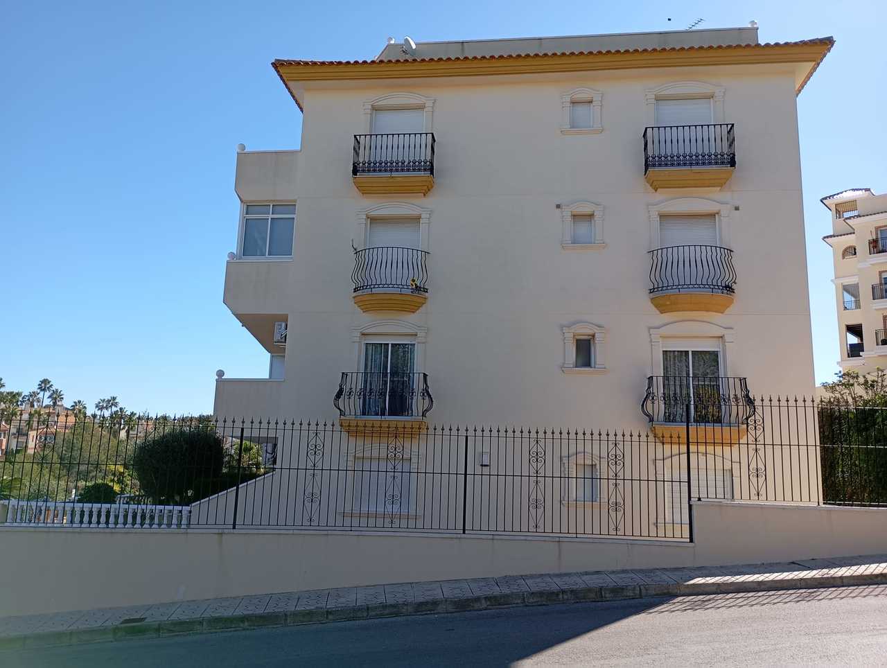 2 Bed, 1 Bath, ApartmentFor Sale, Villamartin, Alicante
