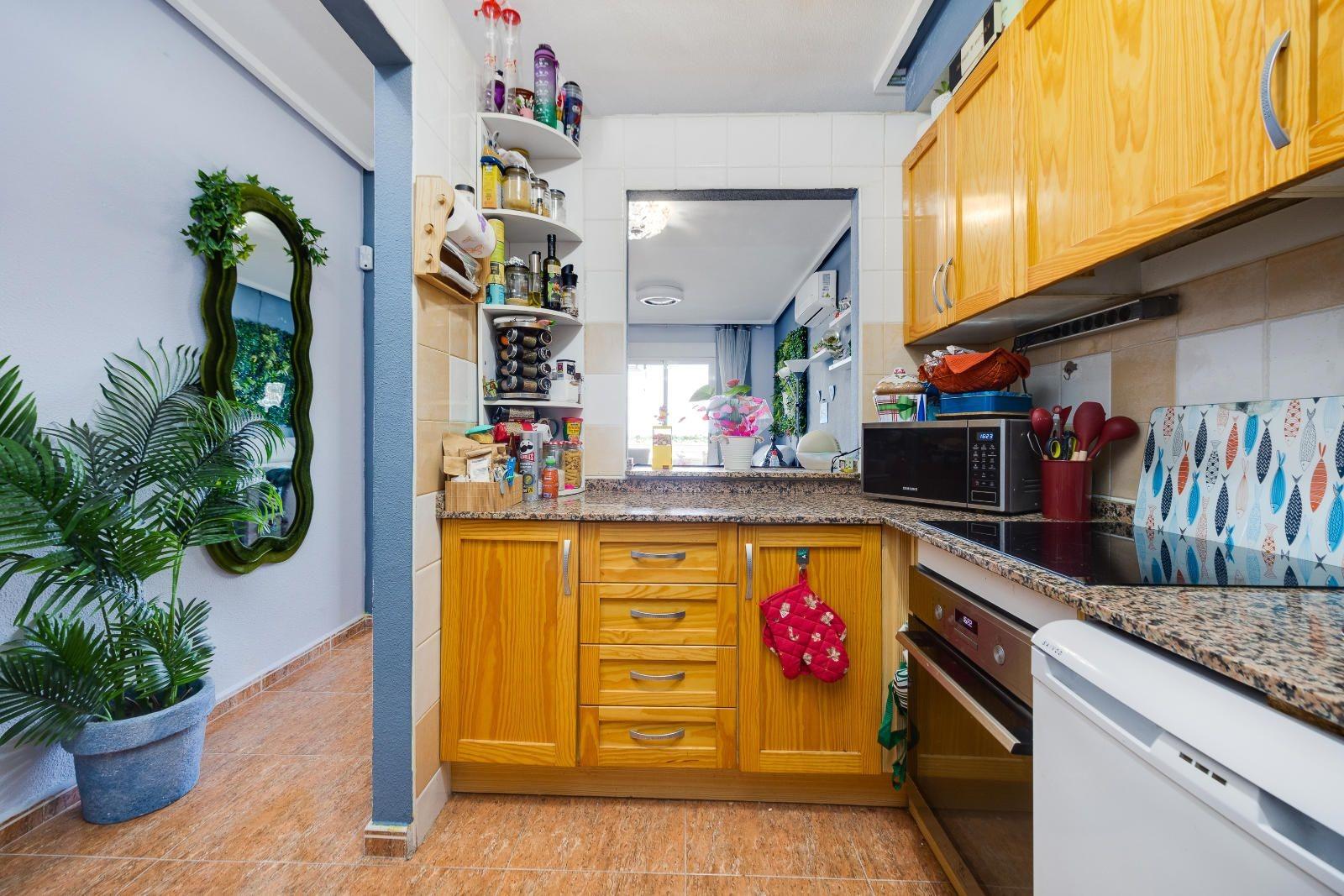 2 Bed, 1 Bath, ApartmentFor Sale, Torrevieja, Alicante