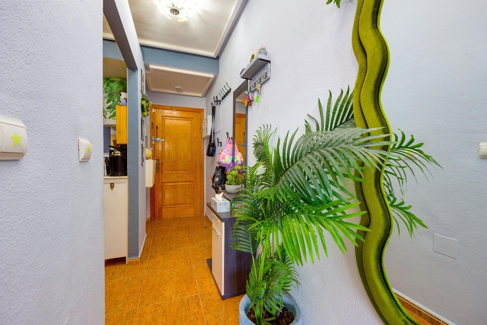 2 Bed, 1 Bath, ApartmentFor Sale, Torrevieja, Alicante