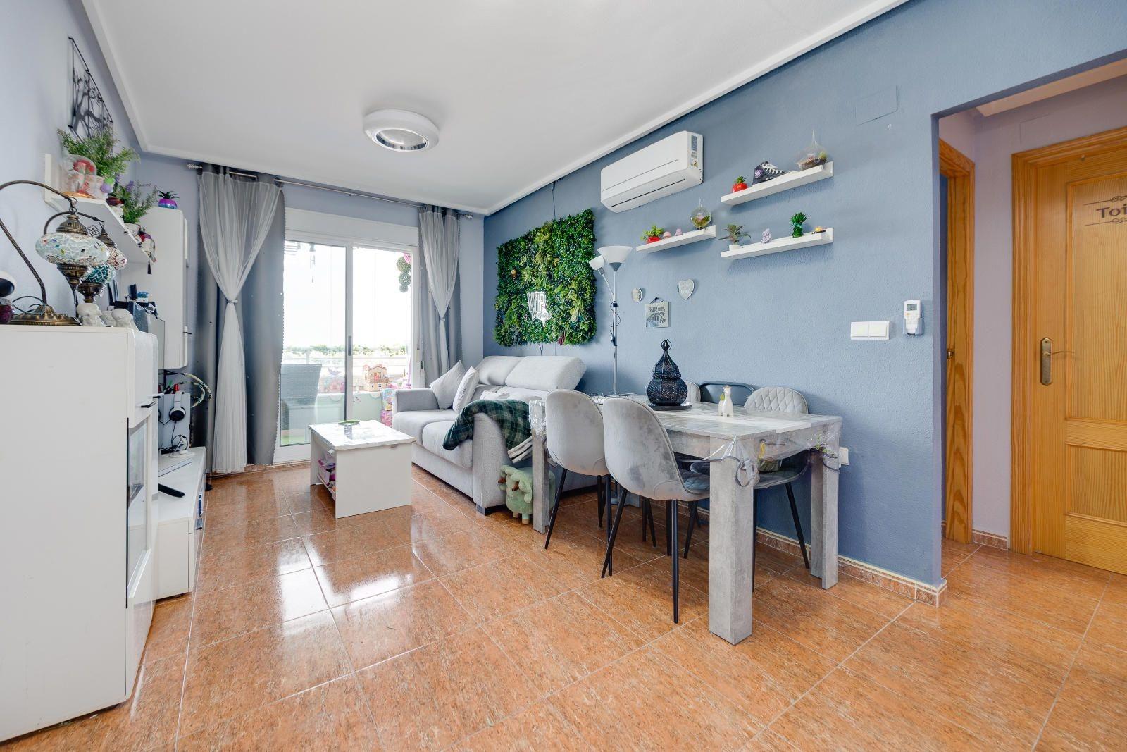 2 Bed, 1 Bath, ApartmentFor Sale, Torrevieja, Alicante