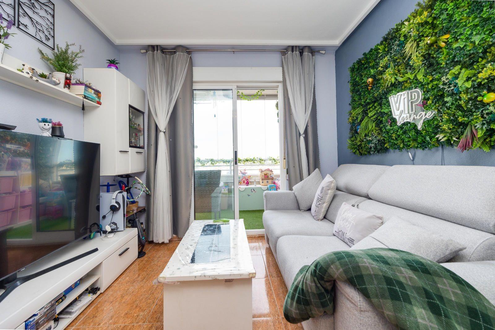 2 Bed, 1 Bath, ApartmentFor Sale, Torrevieja, Alicante