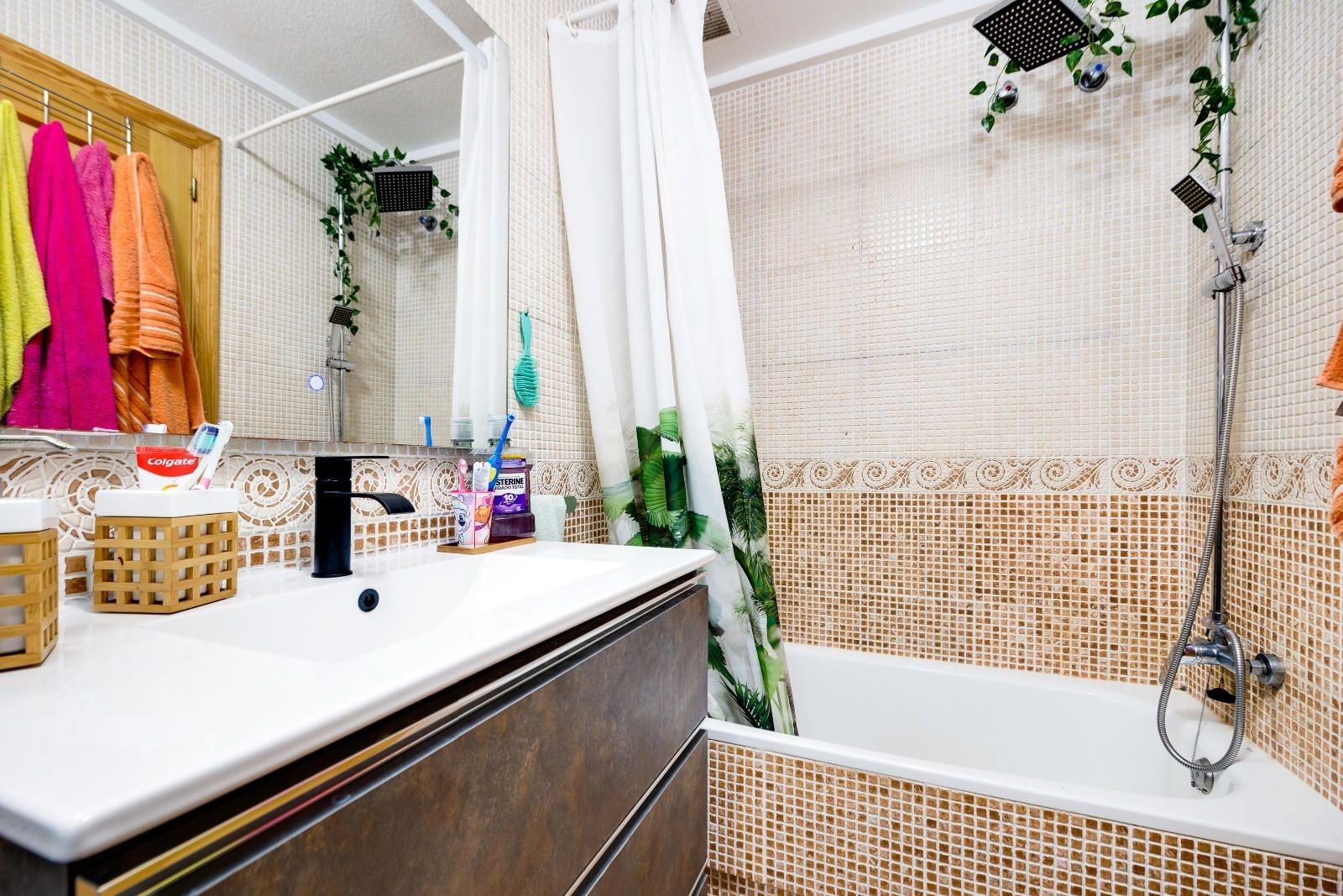 2 Bed, 1 Bath, ApartmentFor Sale, Torrevieja, Alicante