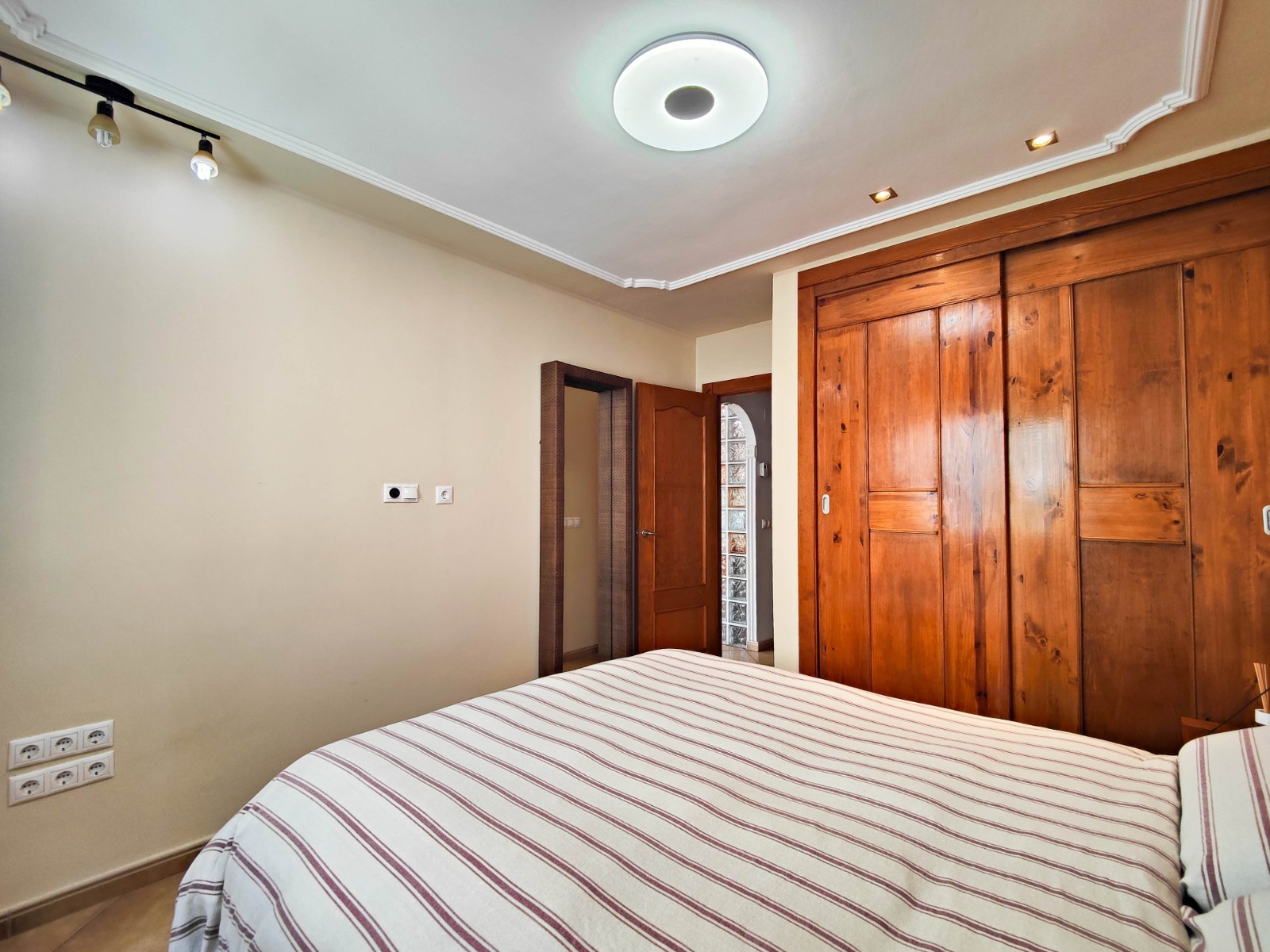 2 Bed, 1 Bath, ApartmentFor Sale, Torrevieja, Alicante