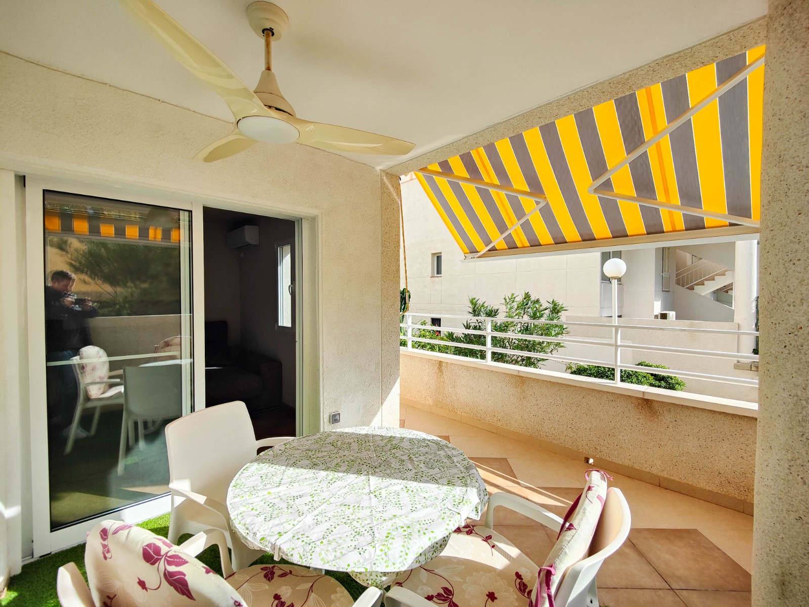 2 Bed, 1 Bath, ApartmentFor Sale, Torrevieja, Alicante