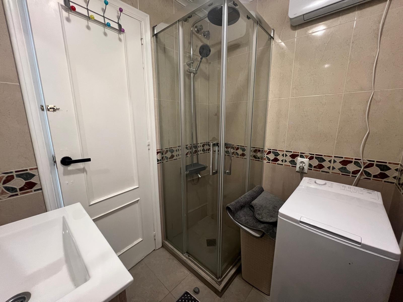 2 Bed, 1 Bath, ApartmentFor Sale, Torrevieja, Alicante