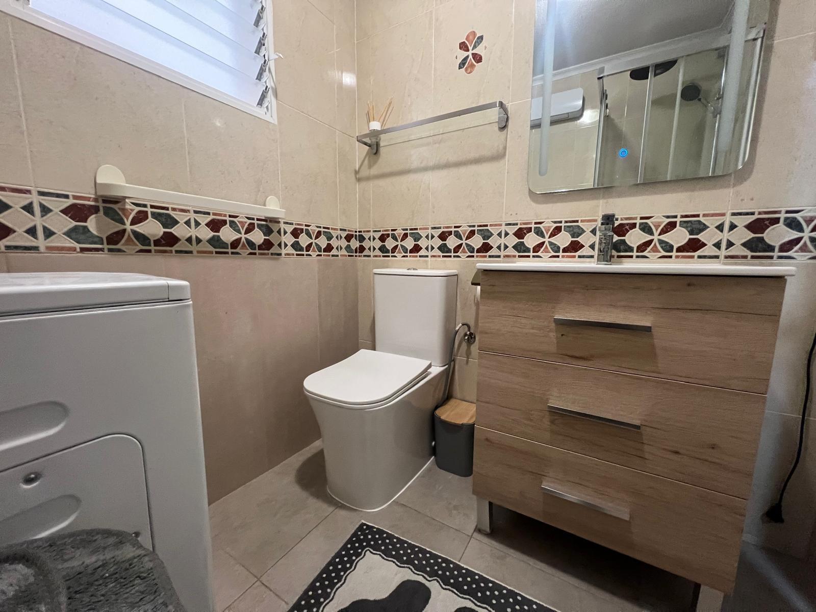 2 Bed, 1 Bath, ApartmentFor Sale, Torrevieja, Alicante