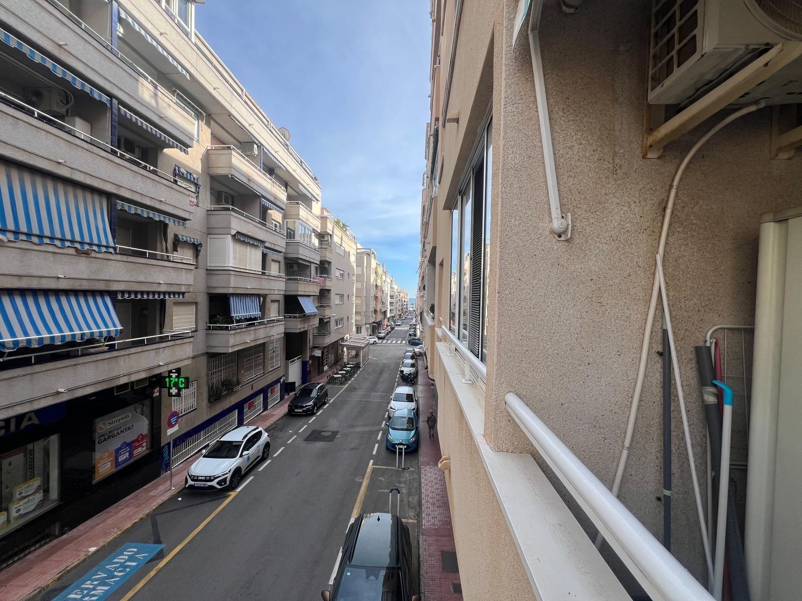 2 Bed, 1 Bath, ApartmentFor Sale, Torrevieja, Alicante