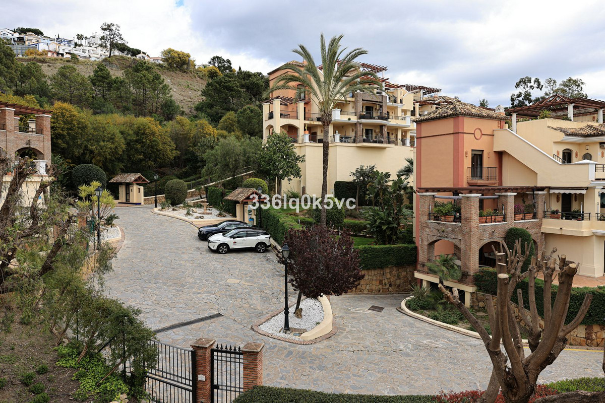 5 Bed, 4 Bath, ApartmentFor Sale, Benahavis, Malaga