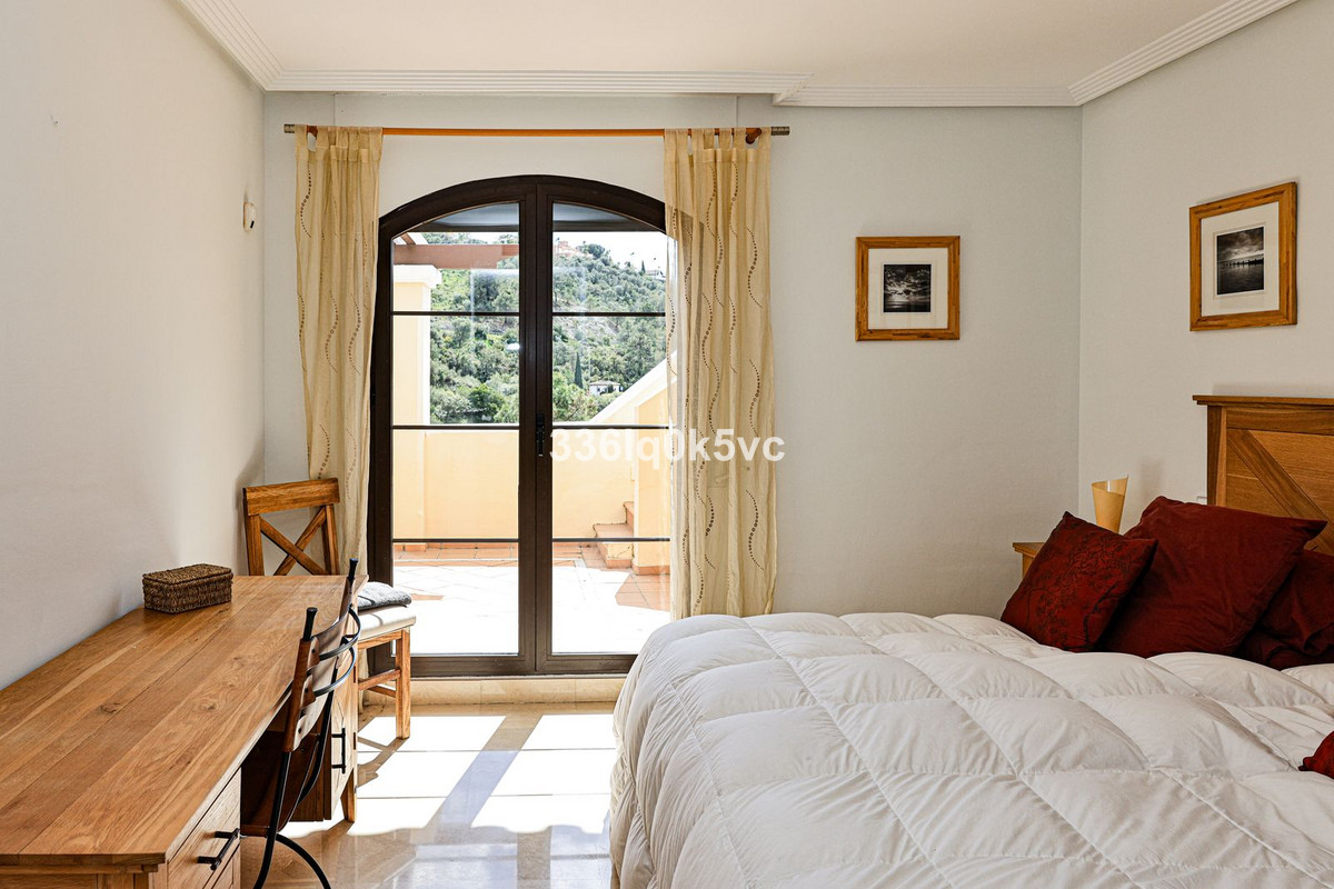 5 Bed, 4 Bath, ApartmentFor Sale, Benahavis, Malaga