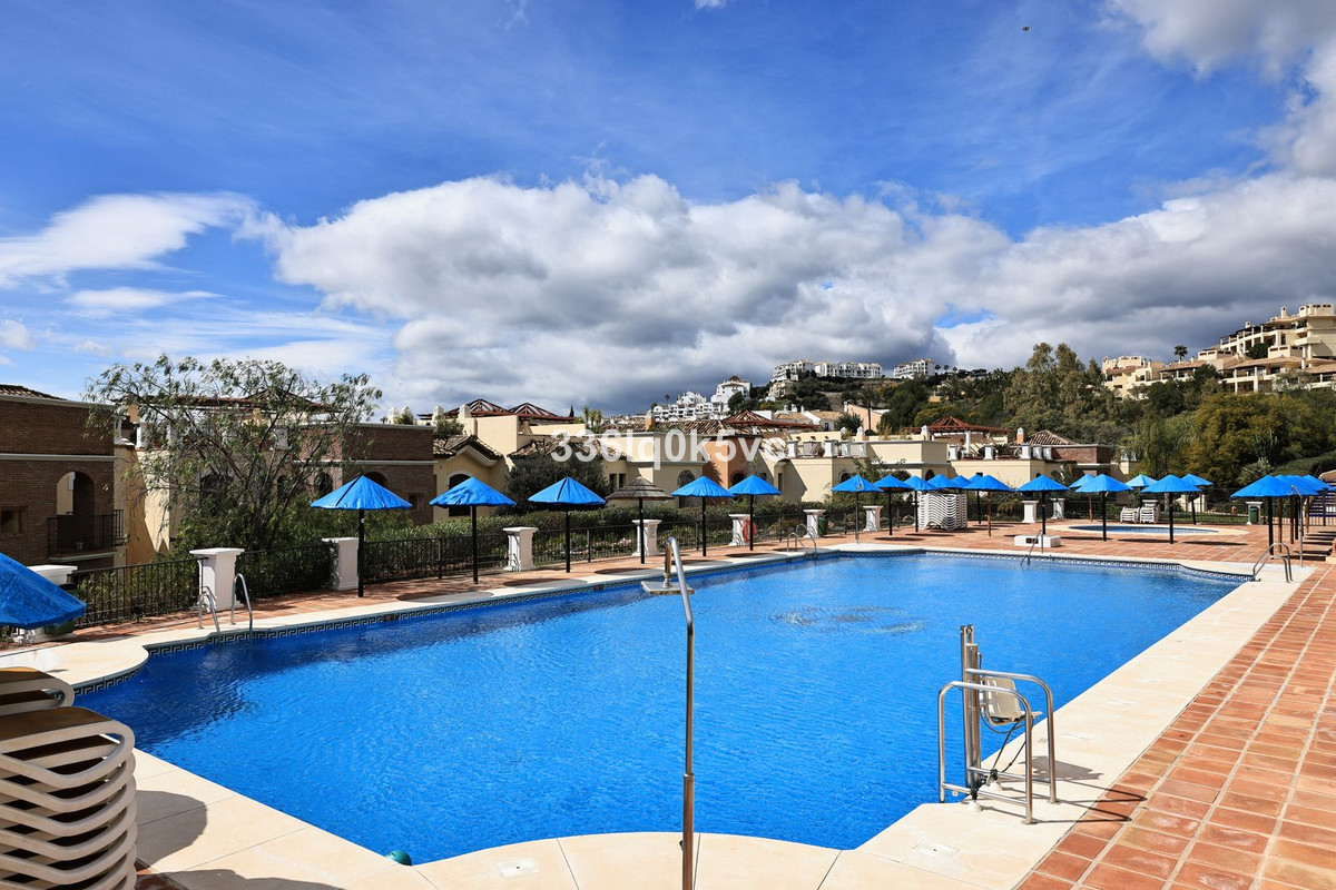 5 Bed, 4 Bath, ApartmentFor Sale, Benahavis, Malaga