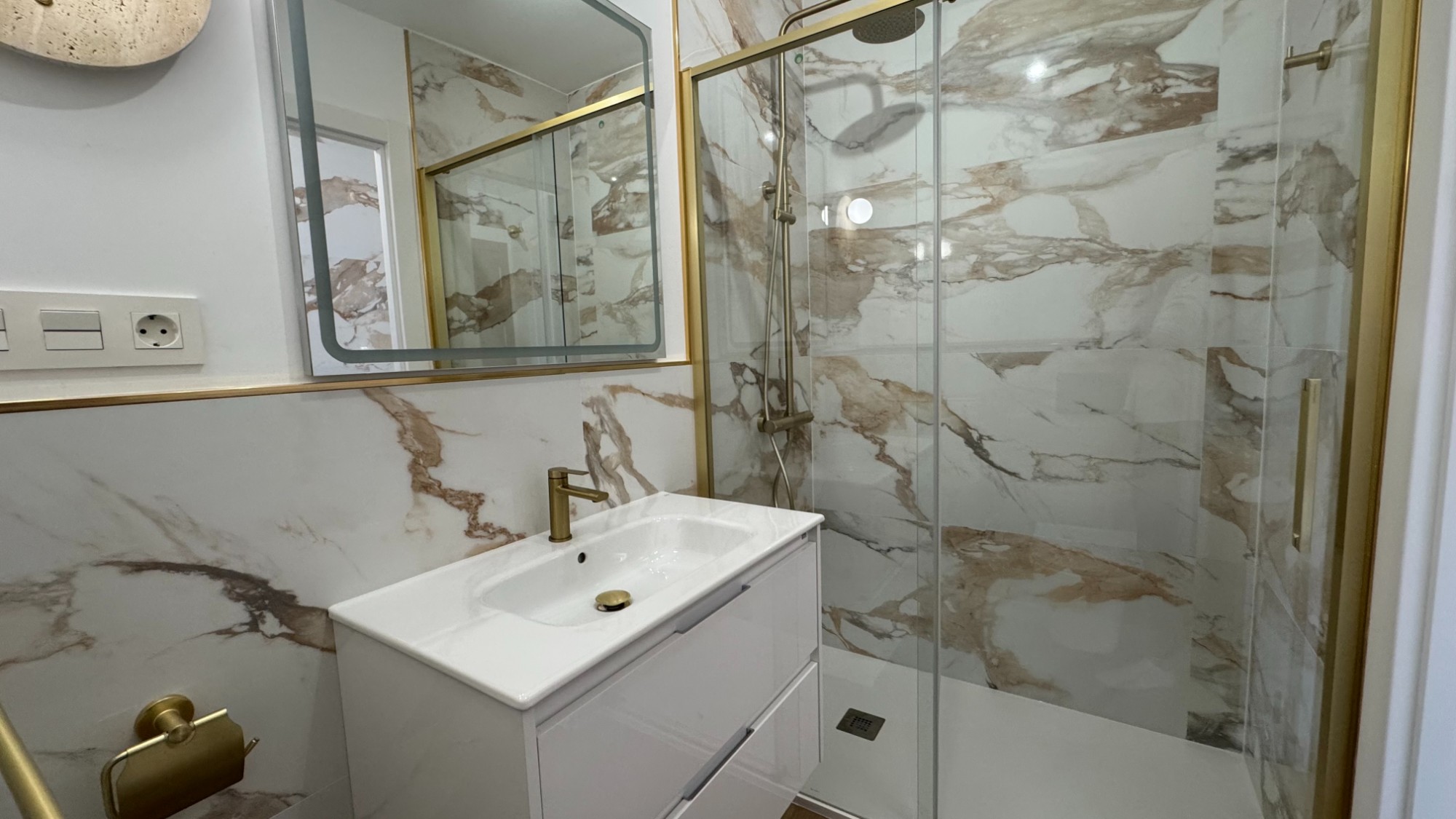 2 Bed, 1 Bath, ApartmentFor Sale, Torrevieja, Alicante