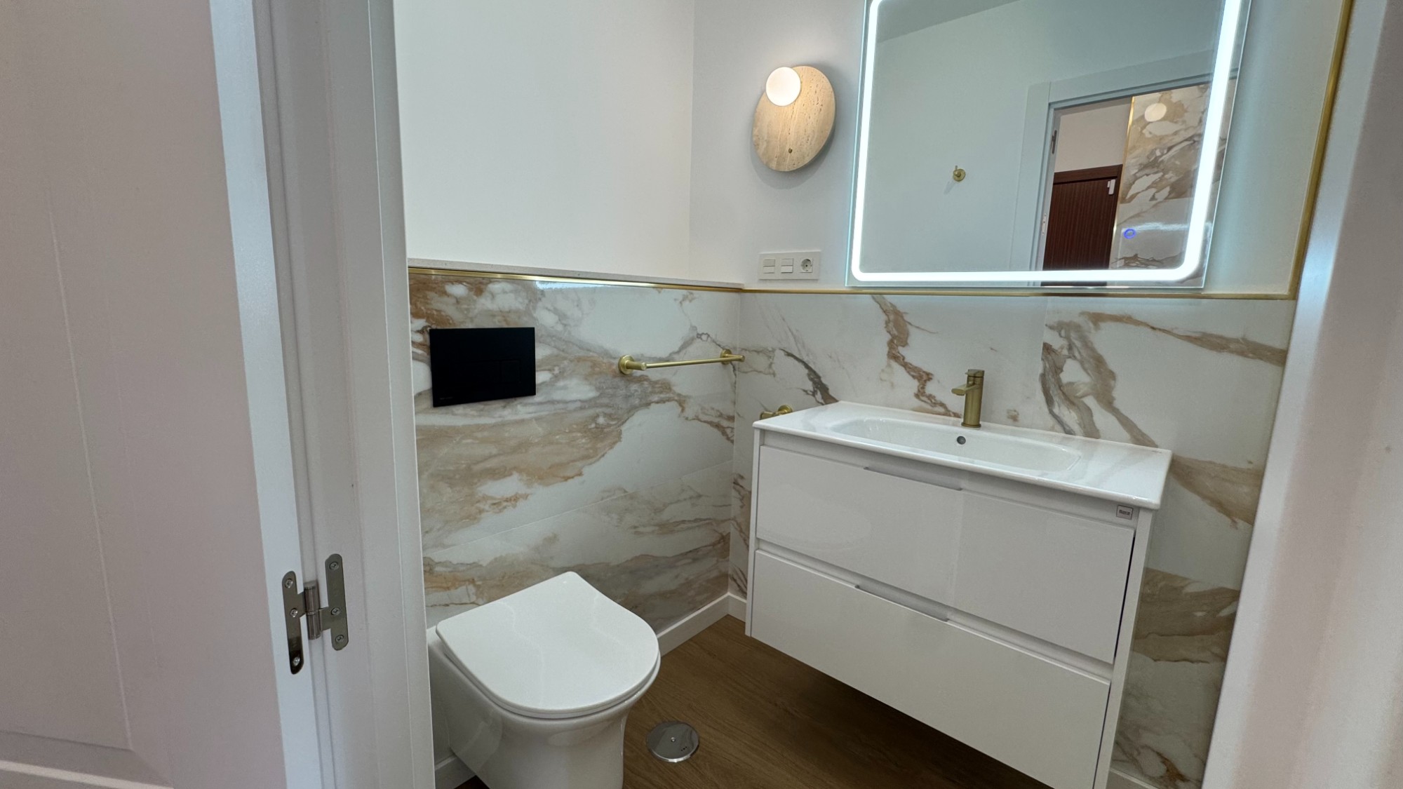 2 Bed, 1 Bath, ApartmentFor Sale, Torrevieja, Alicante