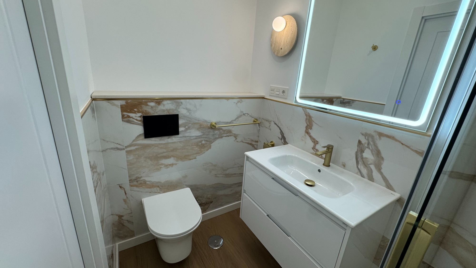 2 Bed, 1 Bath, ApartmentFor Sale, Torrevieja, Alicante