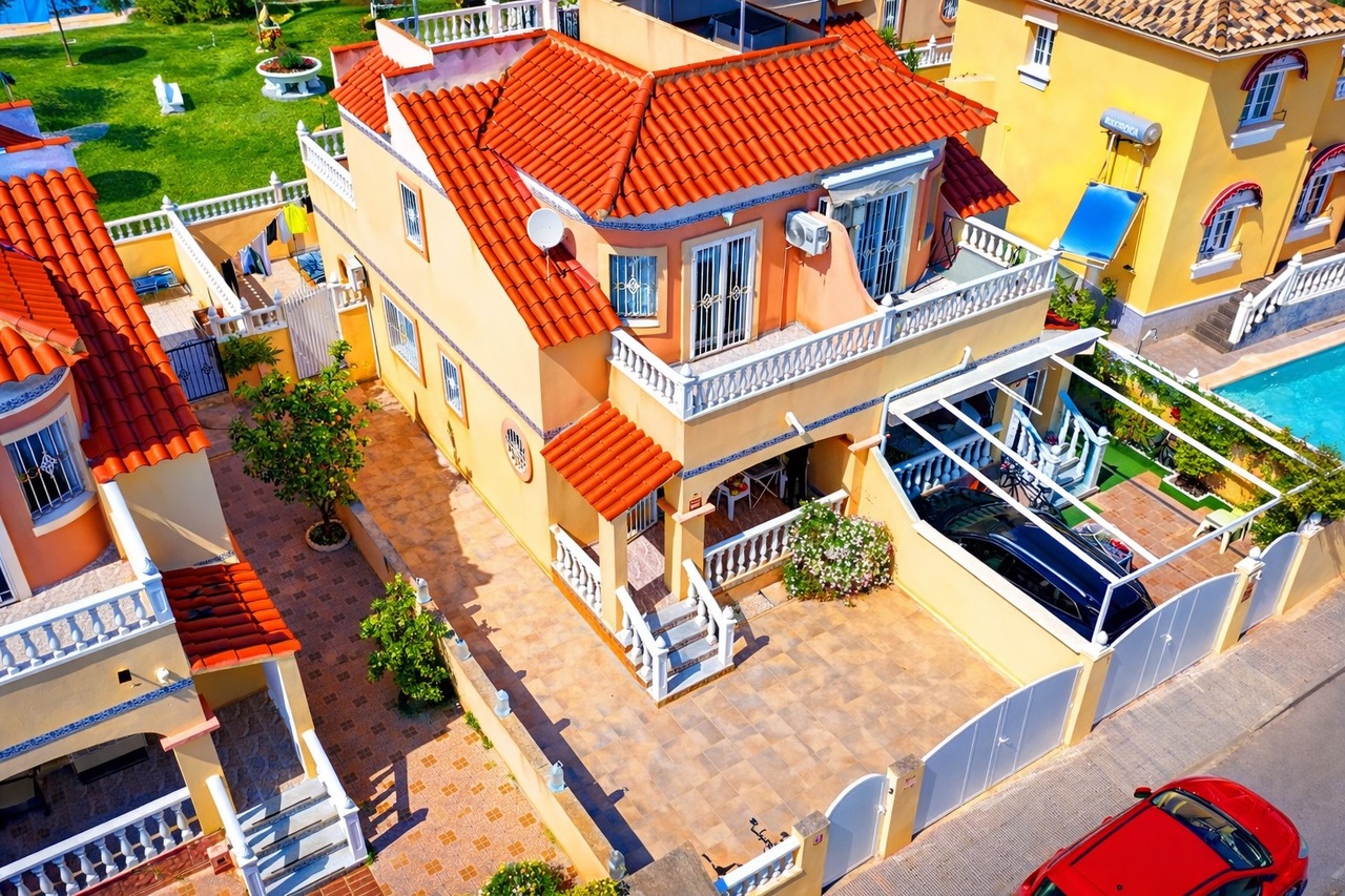 3 Bed, 2 Bath, HouseFor Sale, Cabo Roig, Alicante