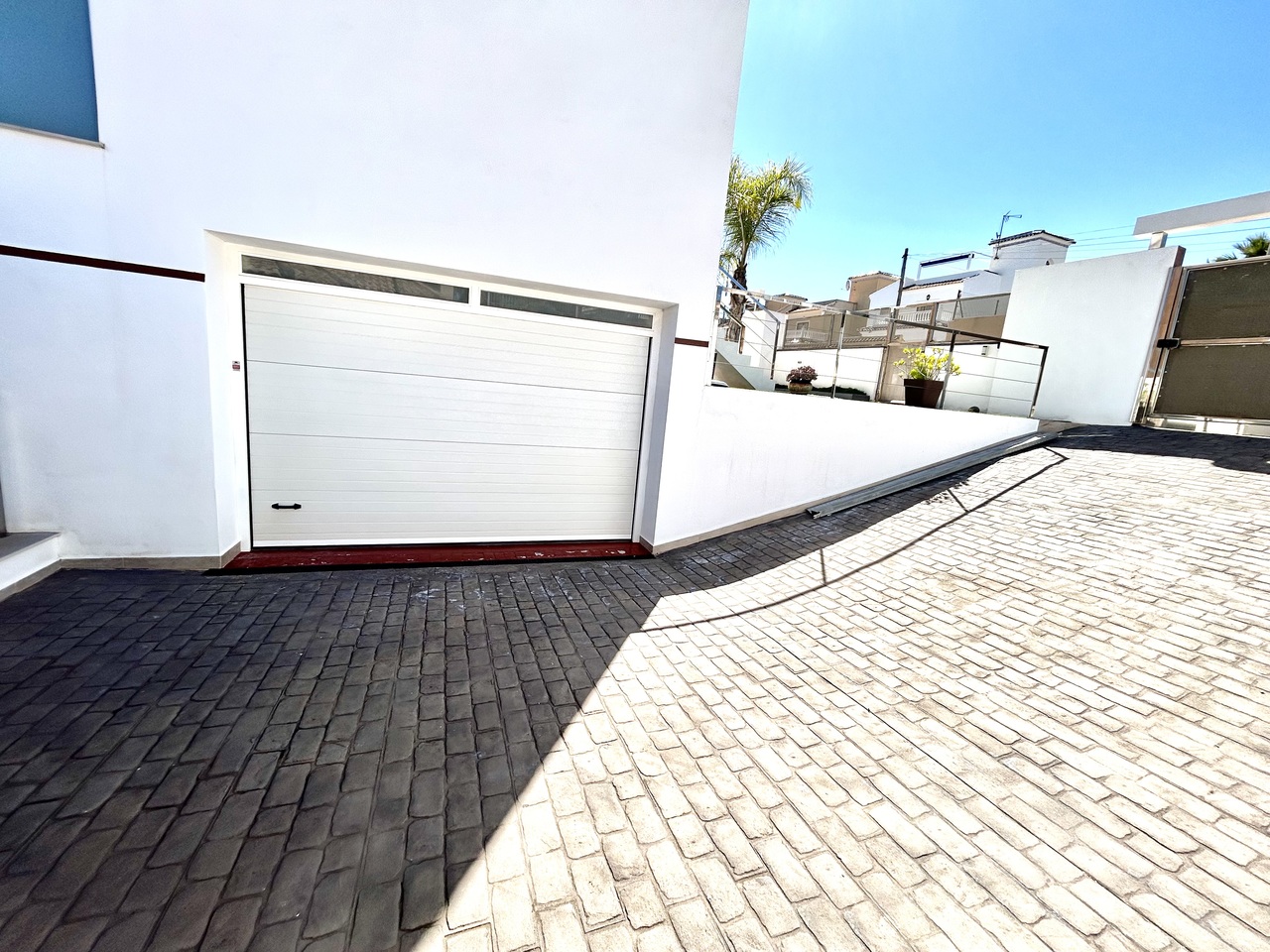 3 Bed, 4 Bath, HouseFor Sale, Villamartin, Alicante