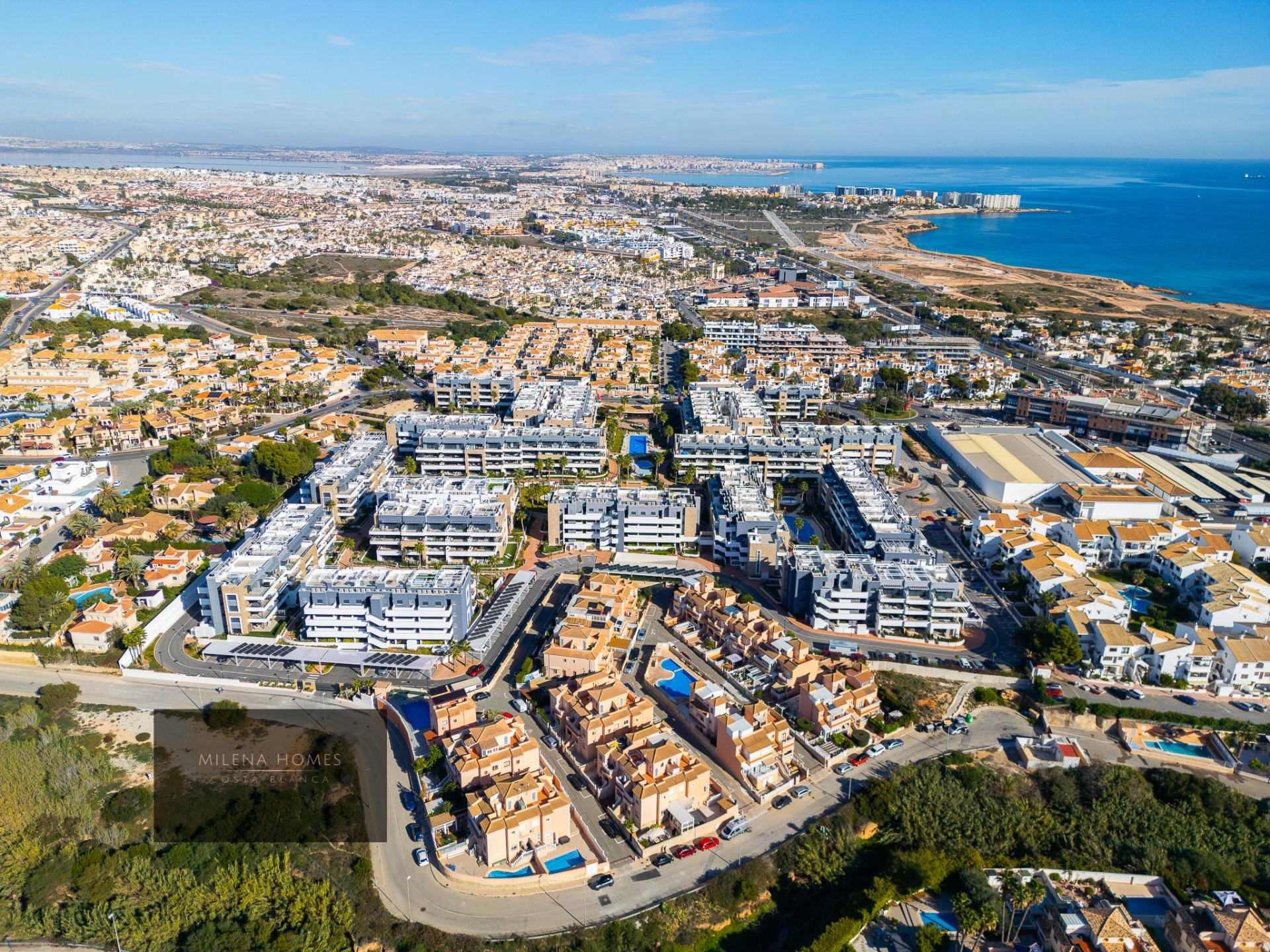 3 Bed, 2 Bath, ApartmentFor Sale, Orihuela Costa, Alicante