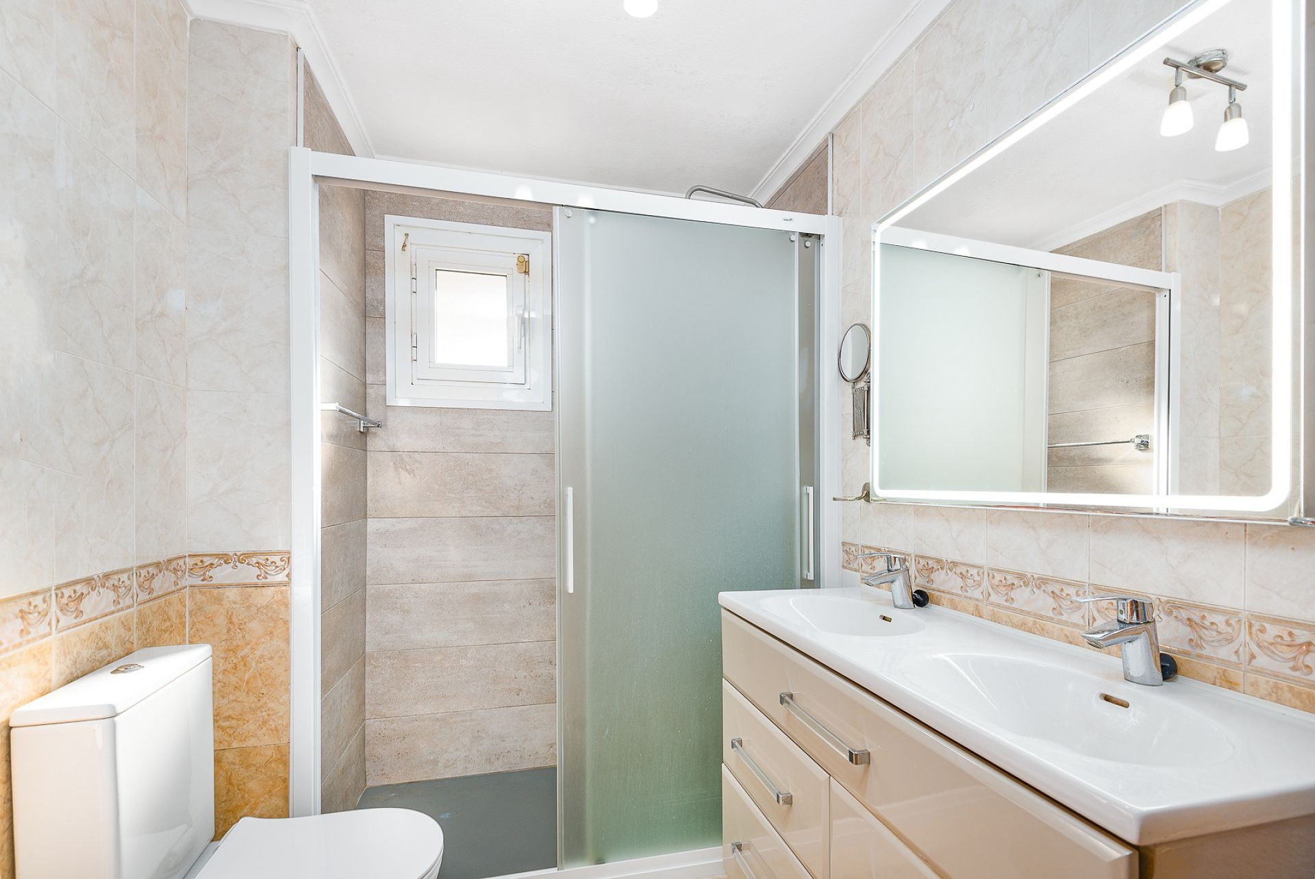 5 Bed, 3 Bath, HouseFor Sale, Torrevieja, Alicante