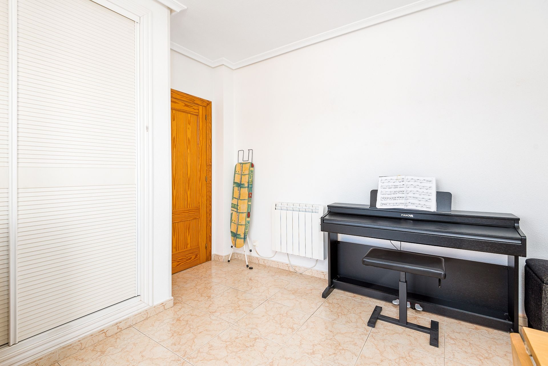 5 Bed, 3 Bath, HouseFor Sale, Torrevieja, Alicante