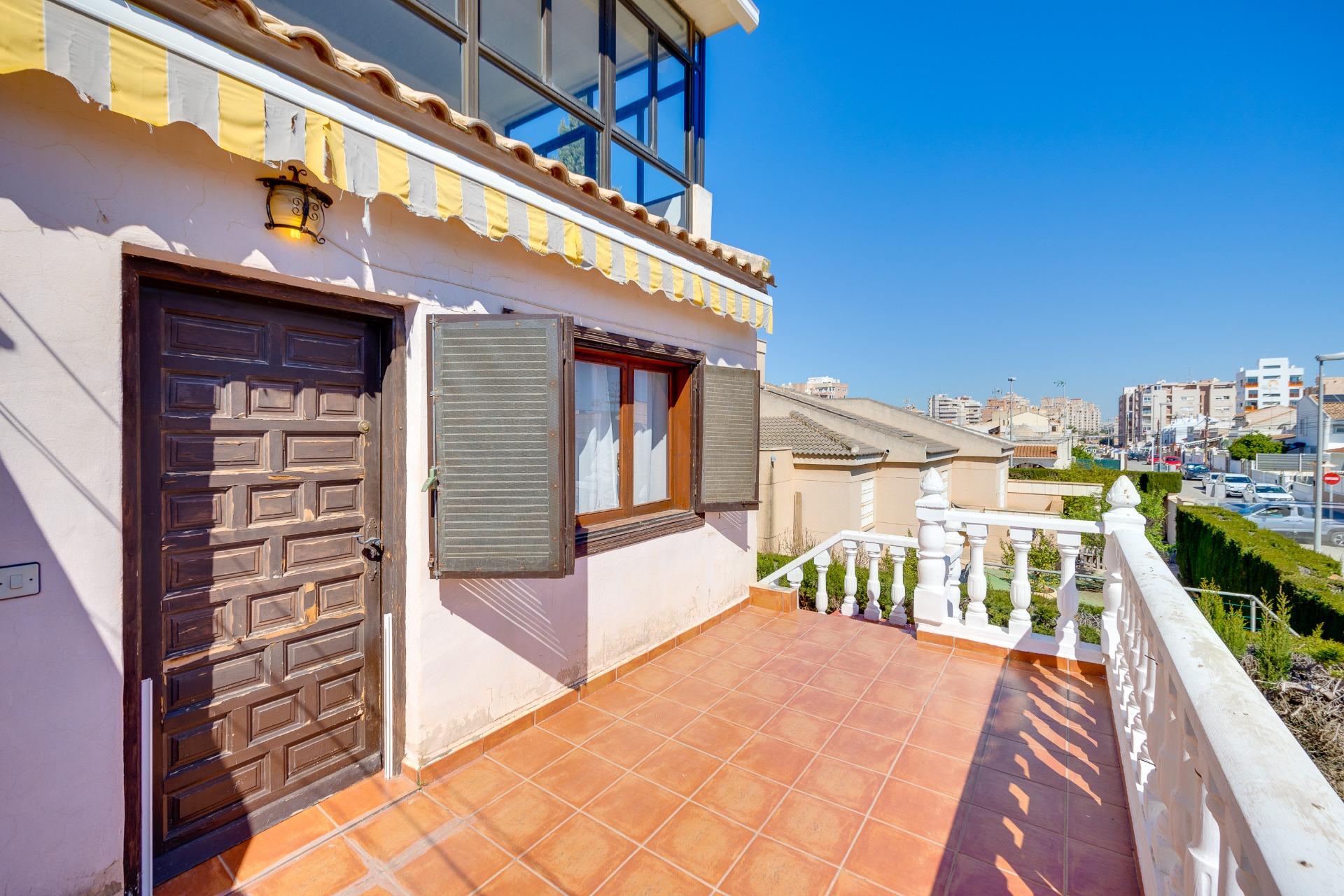 4 Bed, 2 Bath, HouseFor Sale, Torrevieja, Alicante