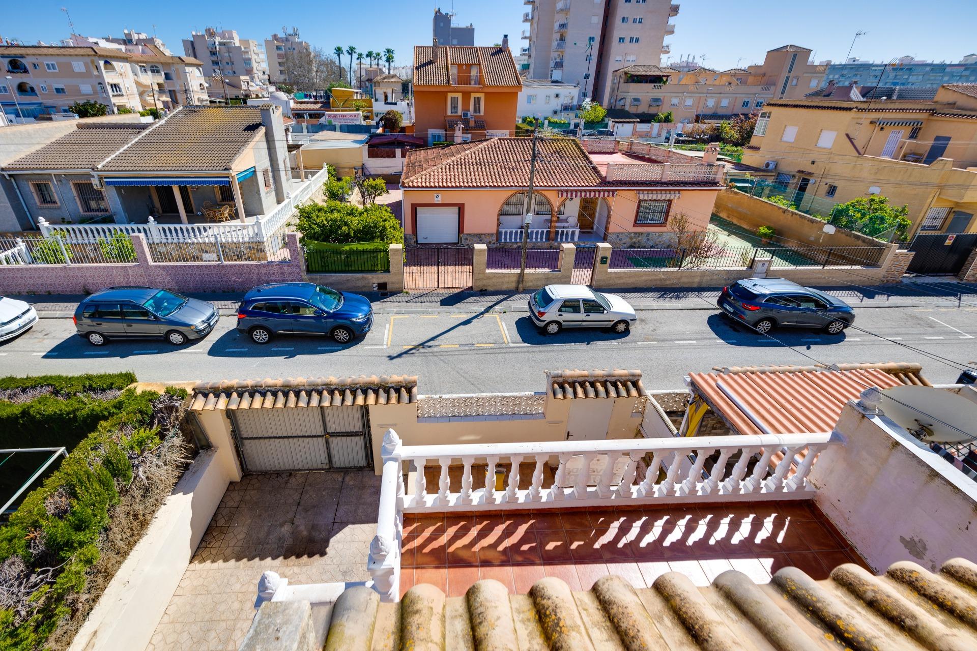 4 Bed, 2 Bath, HouseFor Sale, Torrevieja, Alicante