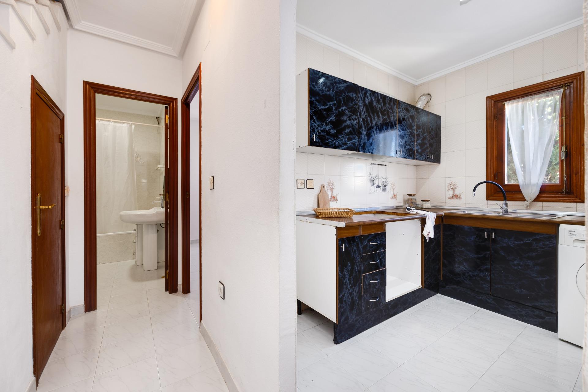 4 Bed, 2 Bath, HouseFor Sale, Torrevieja, Alicante