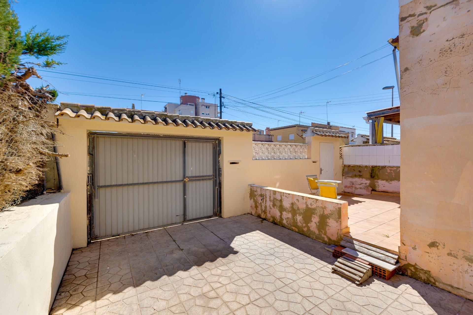 4 Bed, 2 Bath, HouseFor Sale, Torrevieja, Alicante