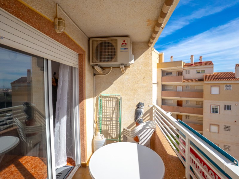 2 Bed, 1 Bath, ApartmentFor Sale, Torrevieja, Alicante