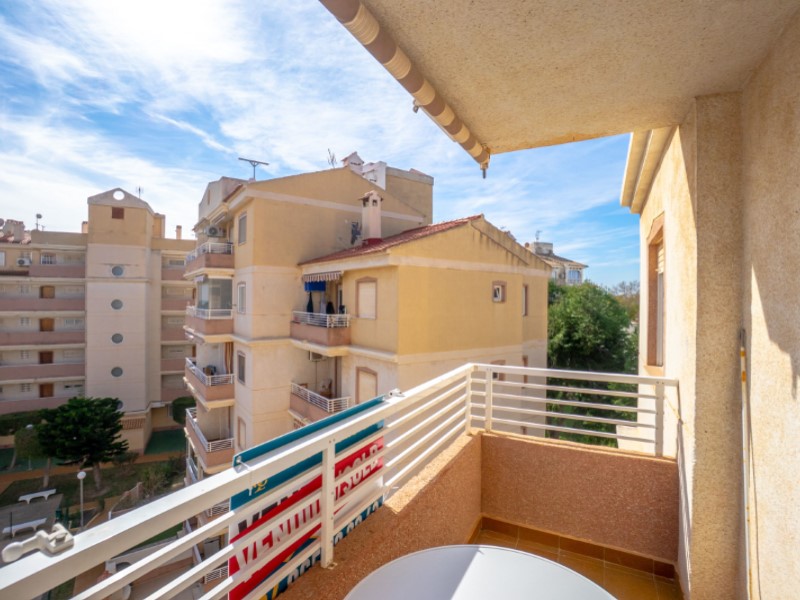 2 Bed, 1 Bath, ApartmentFor Sale, Torrevieja, Alicante