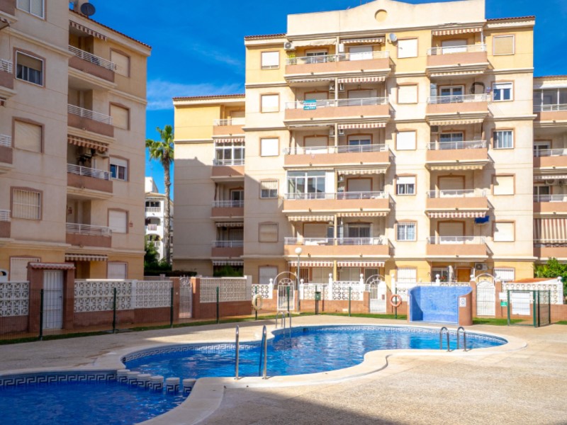 2 Bed, 1 Bath, ApartmentFor Sale, Torrevieja, Alicante