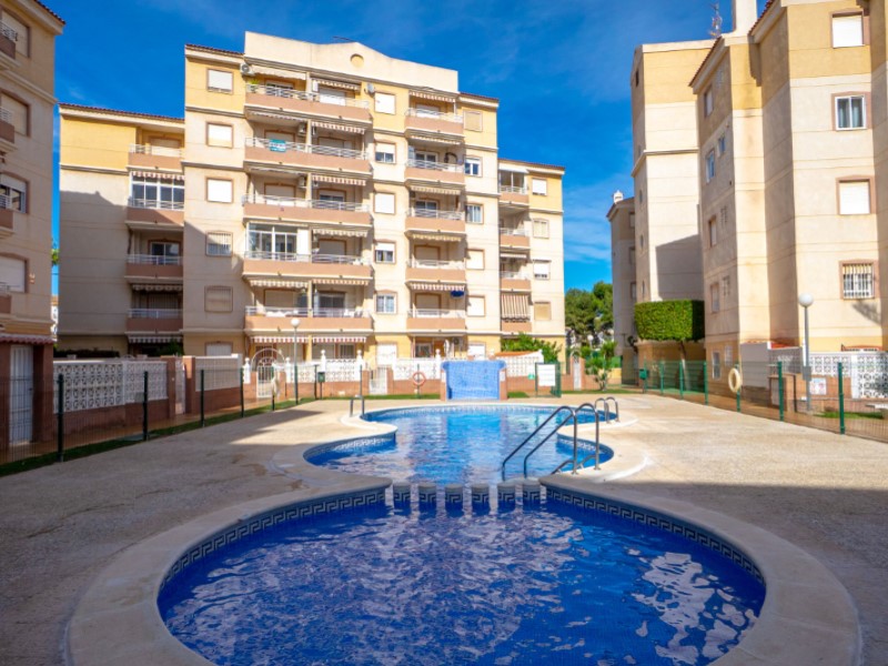 2 Bed, 1 Bath, ApartmentFor Sale, Torrevieja, Alicante