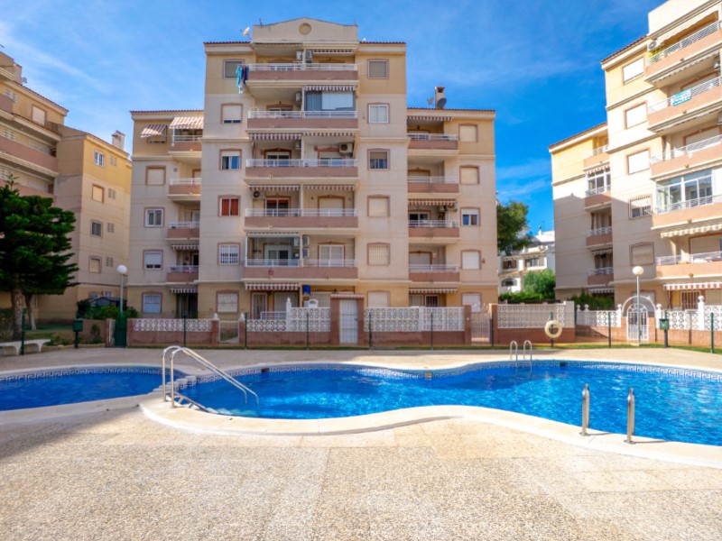 2 Bed, 1 Bath, ApartmentFor Sale, Torrevieja, Alicante