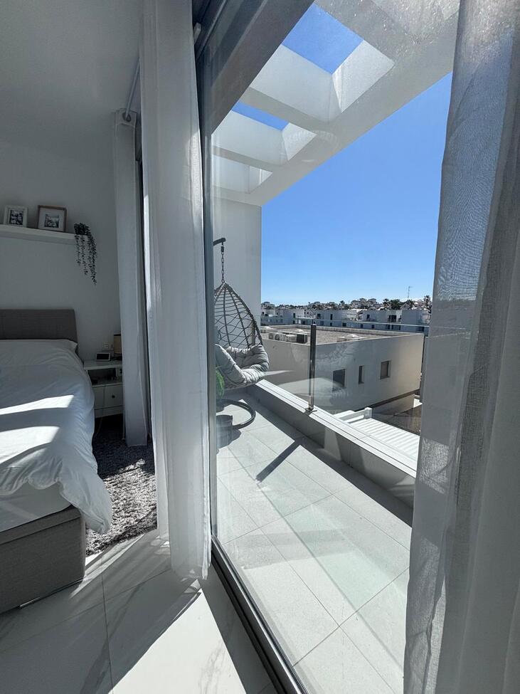 5 Bed, 3 Bath, HouseFor Sale, Villamartin, Alicante