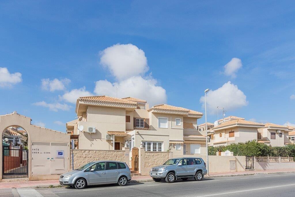 3 Bed, 2 Bath, HouseFor Sale, Orihuela Costa, Alicante