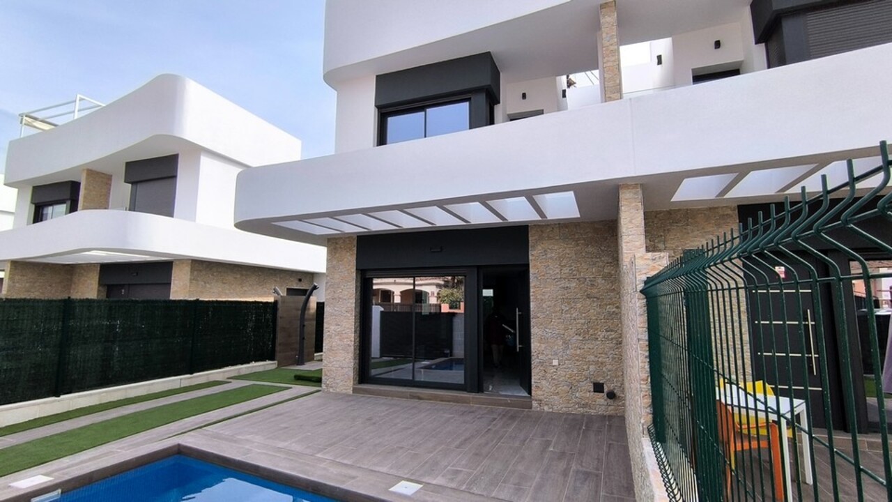 2 Bed, 2 Bath, HouseFor Sale, La Herrada, Alicante