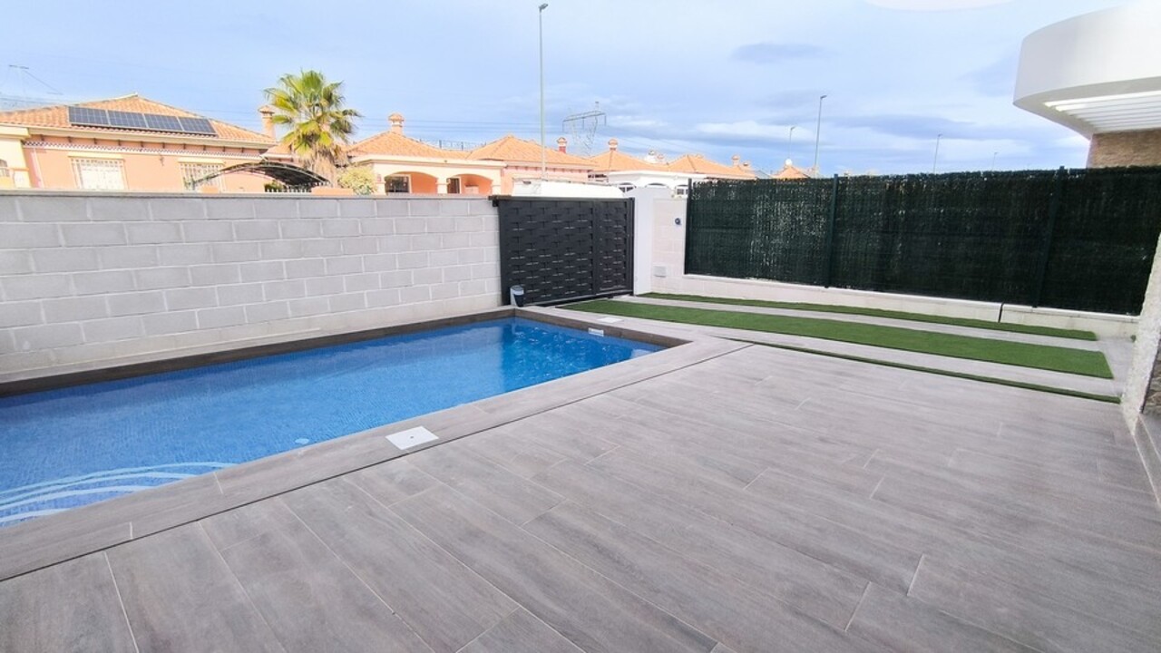 2 Bed, 2 Bath, HouseFor Sale, La Herrada, Alicante