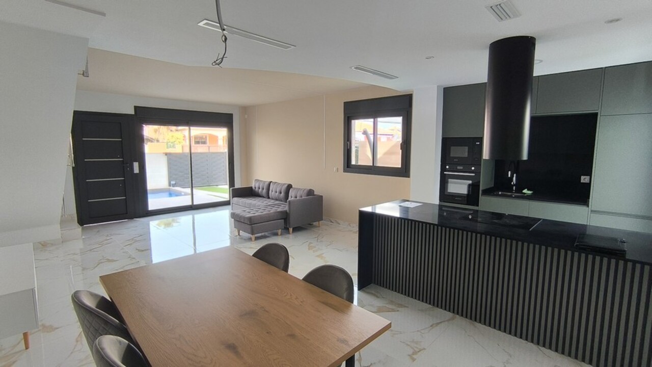 2 Bed, 2 Bath, HouseFor Sale, La Herrada, Alicante