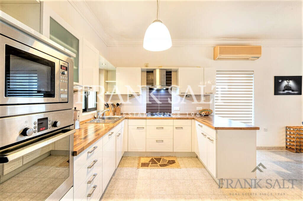 Pembroke, 3 Bedrooms Bedrooms, ,2 BathroomsBathrooms,For Sale,FRSA-922538