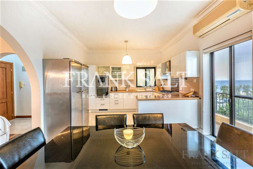 Pembroke, 3 Bedrooms Bedrooms, ,2 BathroomsBathrooms,For Sale,FRSA-922538