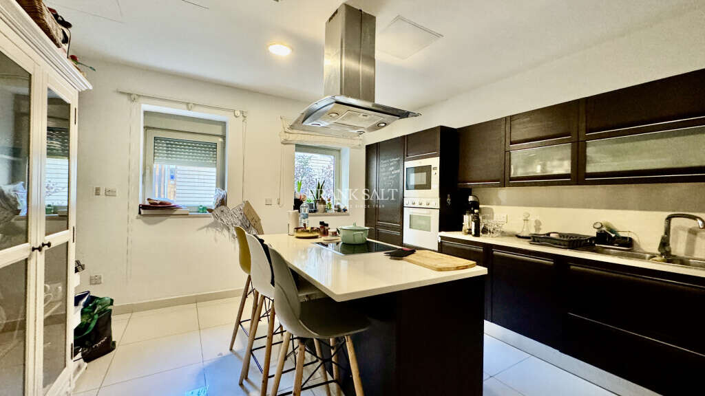 Tigne Point, 3 Bedrooms Bedrooms, ,2 BathroomsBathrooms,For Sale,FRSA-035075