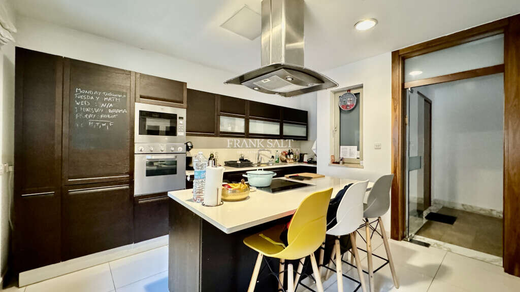 Tigne Point, 3 Bedrooms Bedrooms, ,2 BathroomsBathrooms,For Sale,FRSA-035075