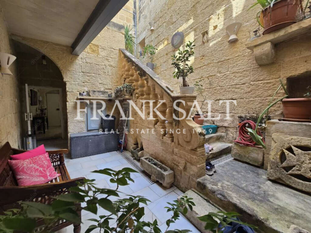 Siggiewi, 2 Bedrooms Bedrooms, ,1 BathroomBathrooms,For Sale,FRSA-922309