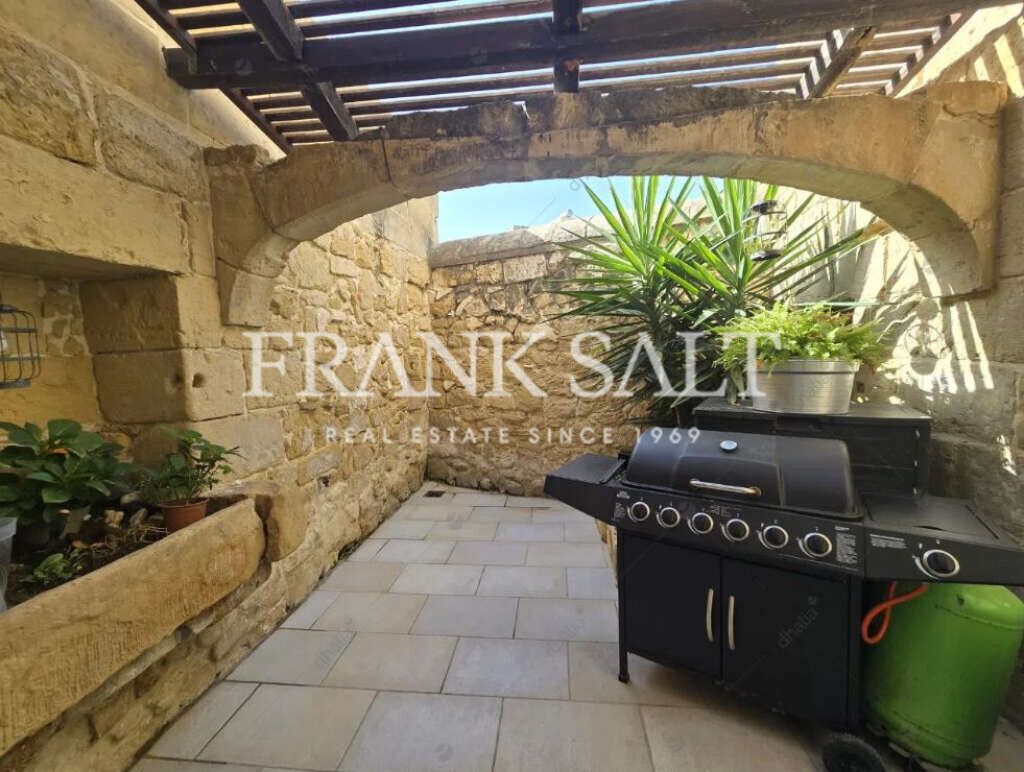 Siggiewi, 2 Bedrooms Bedrooms, ,1 BathroomBathrooms,For Sale,FRSA-922309