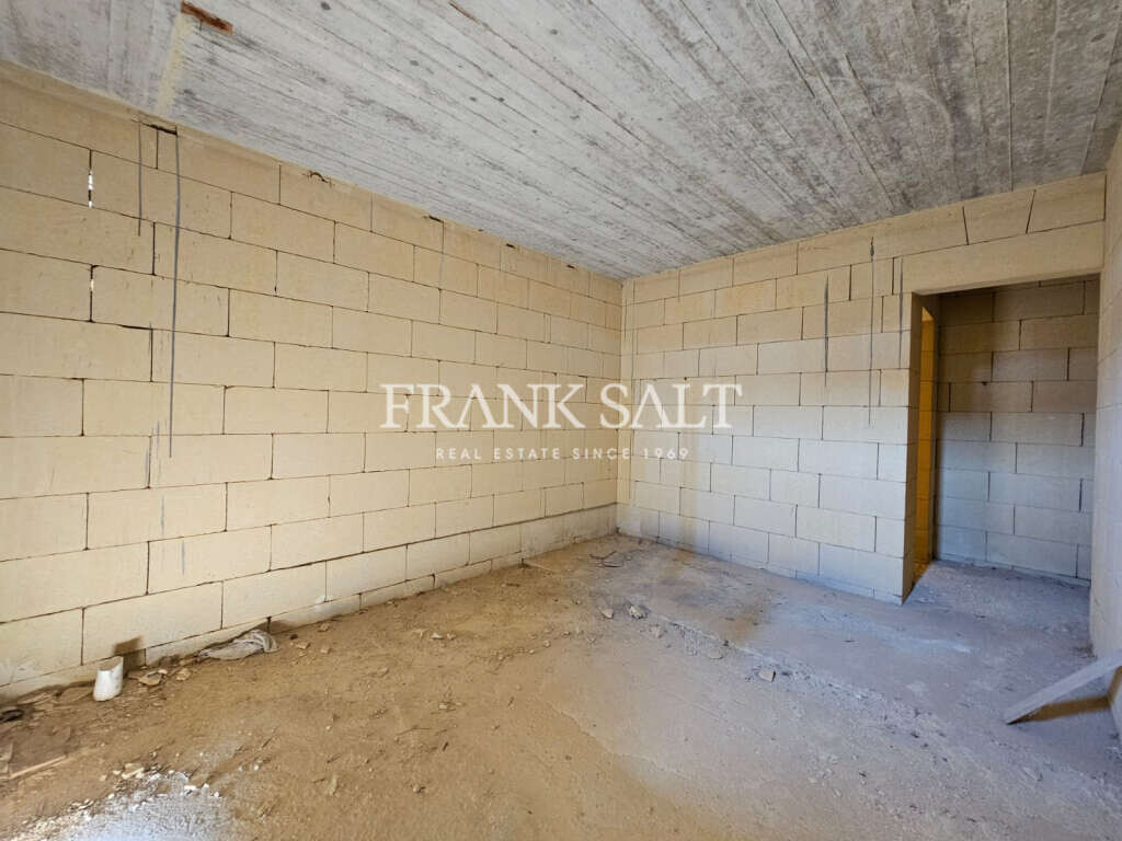 Marsalforn, Gozo, 3 Bedrooms Bedrooms, ,For Sale,FRSA-921015