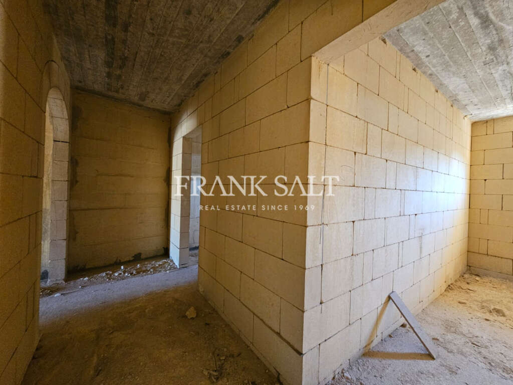 Marsalforn, Gozo, 3 Bedrooms Bedrooms, ,For Sale,FRSA-921015