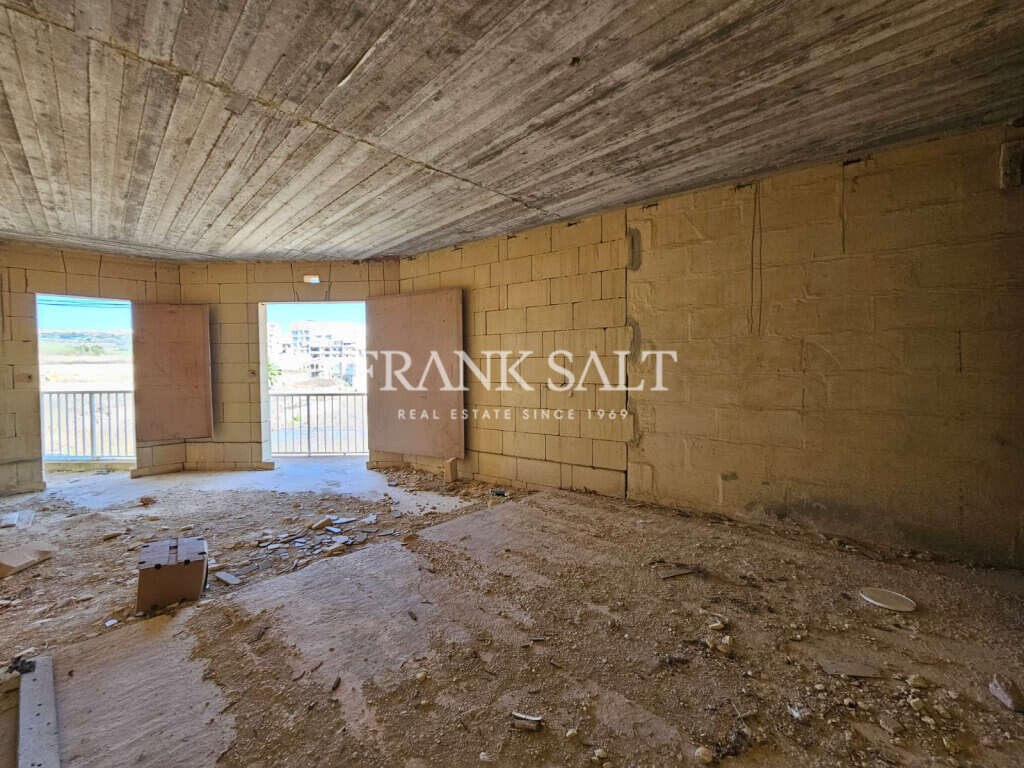 Marsalforn, Gozo, 3 Bedrooms Bedrooms, ,For Sale,FRSA-921015