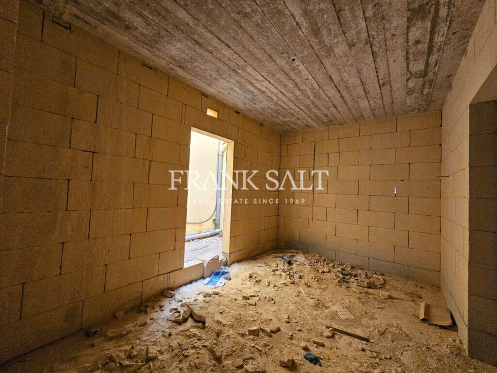 Marsalforn, Gozo, 3 Bedrooms Bedrooms, ,For Sale,FRSA-921015