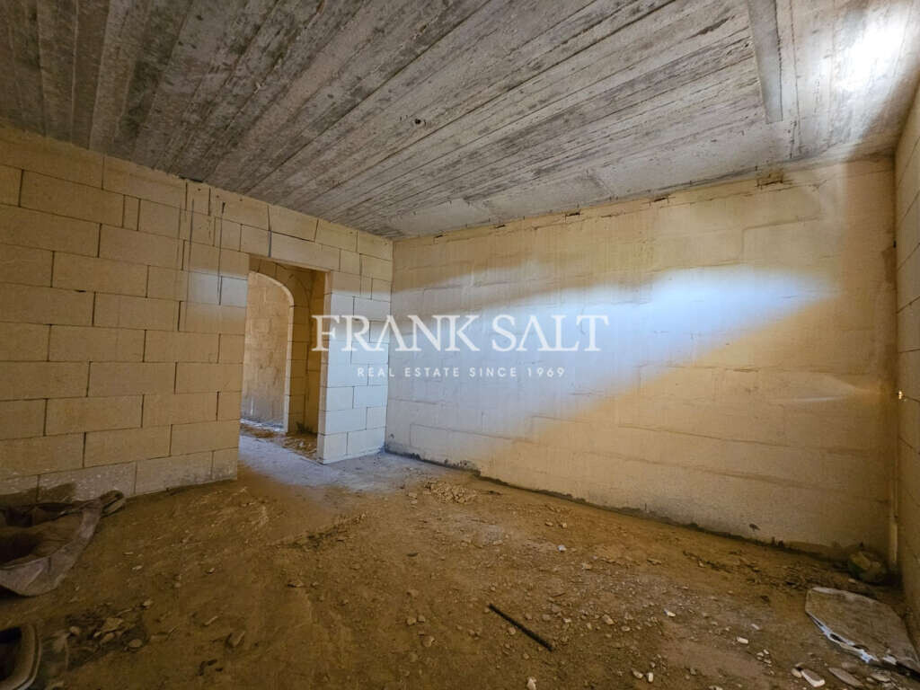 Marsalforn, Gozo, 3 Bedrooms Bedrooms, ,For Sale,FRSA-921015